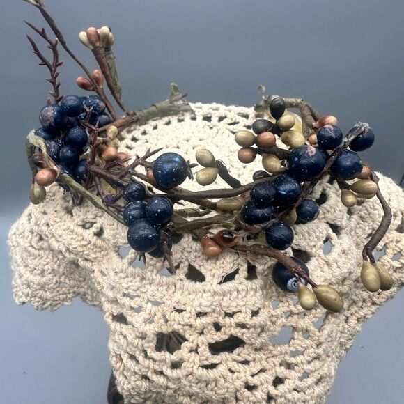 Primitive candlestick with lace dollie, 2 ceramic quail decor - Picture 6 of 15